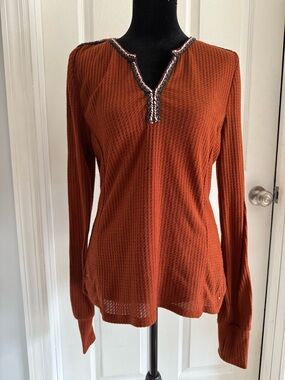 DR2 Rust Waffle-Knit Long Sleeve Top with Braided V-Neck Trim